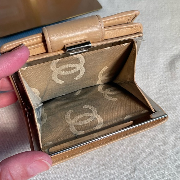 *SOLD* CHANEL CAMBON KISSLOCK WALLET WITH COA - Picture 13 of 13